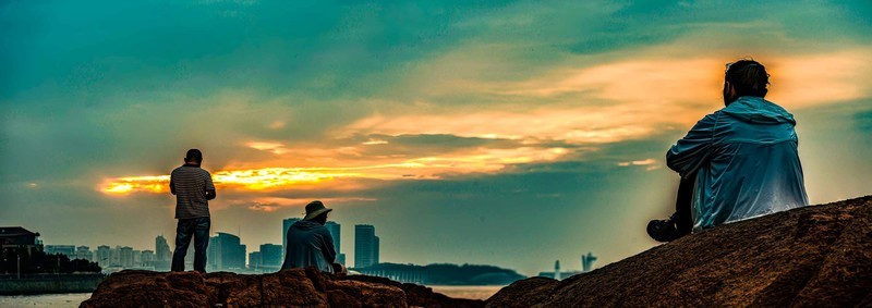 凝望   他们在想什么