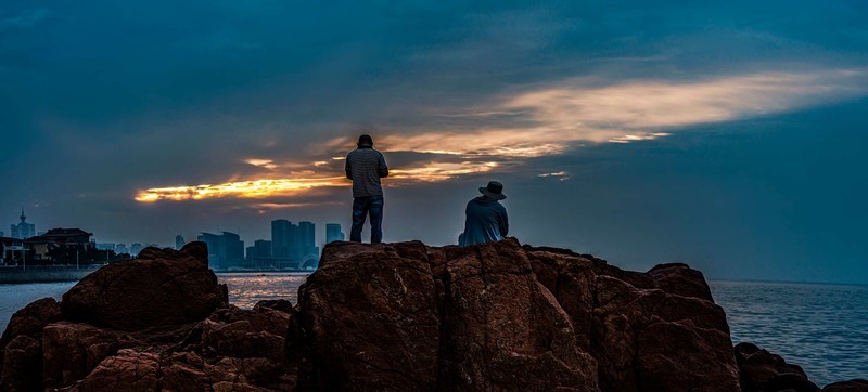 凝望   他们在想什么