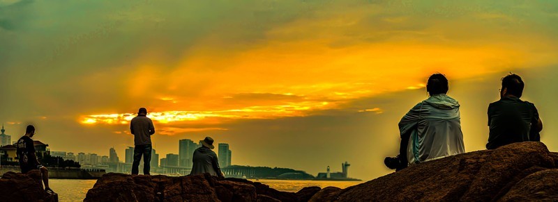 凝望   他们在想什么