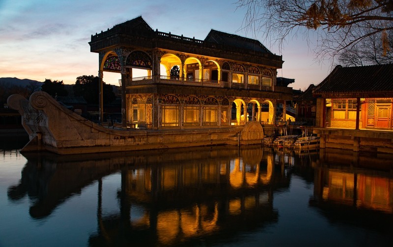 颐和夜景--大红灯笼高高挂！