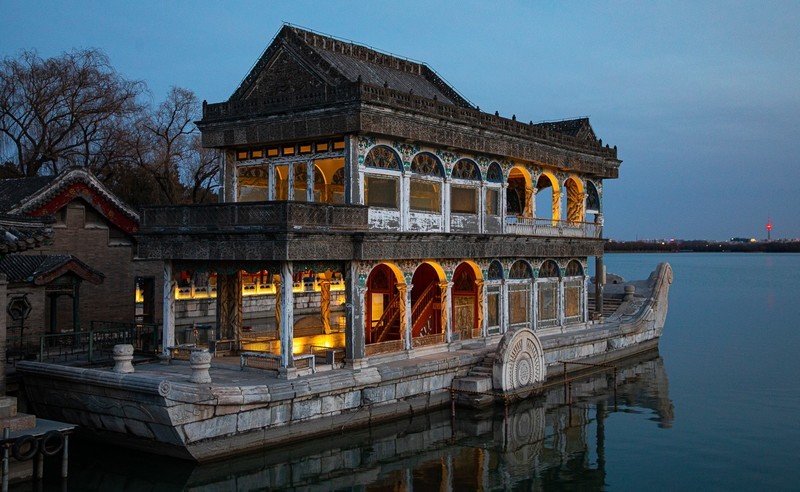颐和夜景--大红灯笼高高挂！