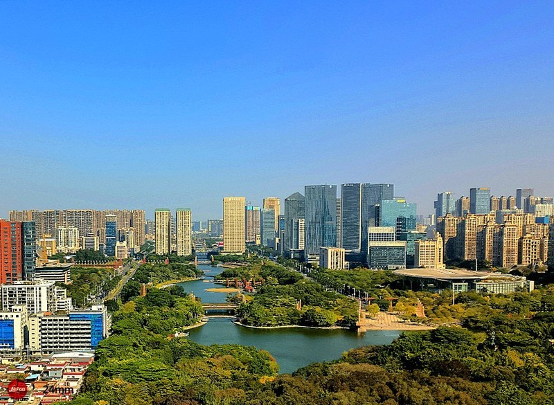 在市区闲逛街。。。。。。