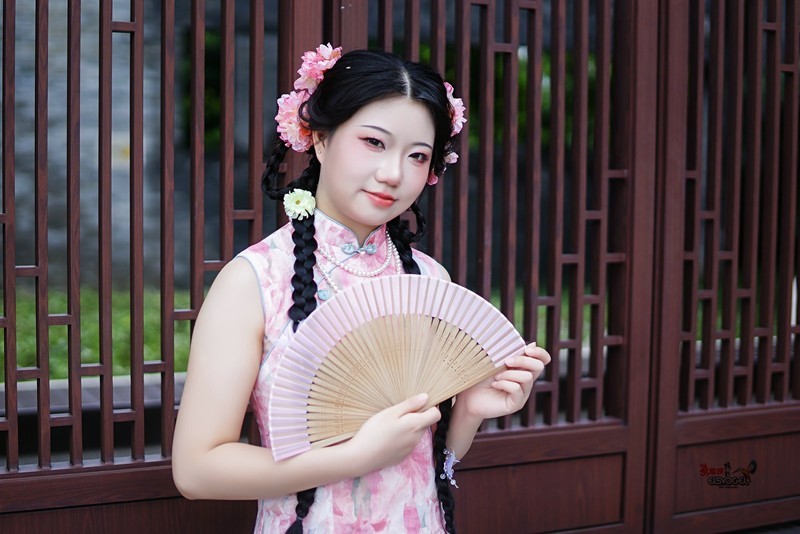 【一抹粉韵韶华】---小娇