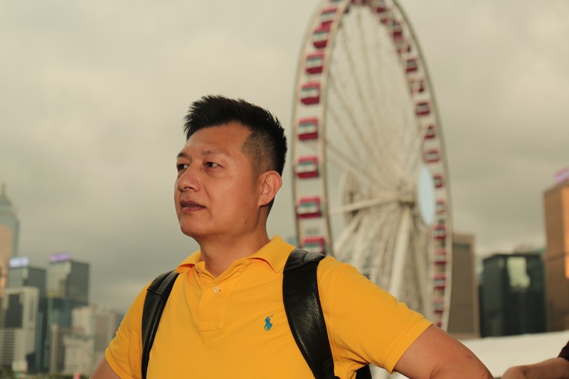 五一假期星光大道夜景人像