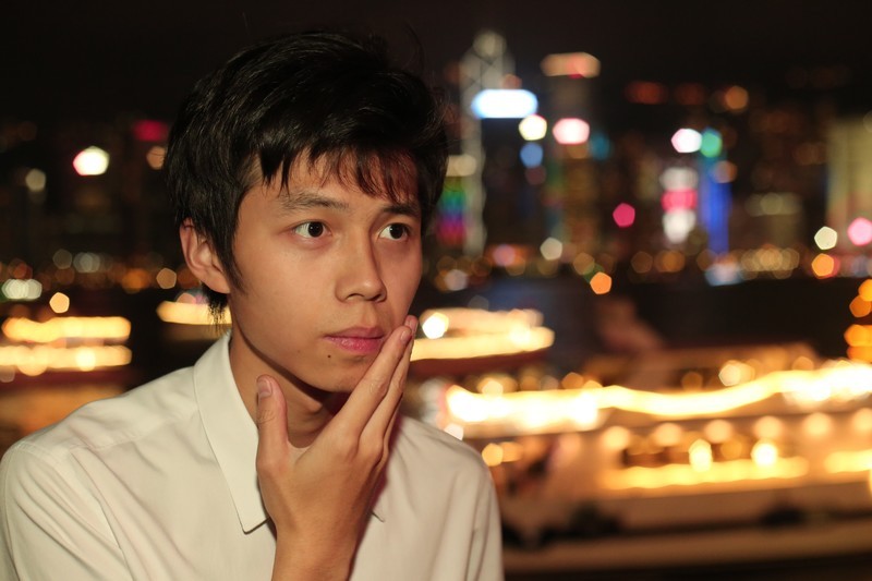 五一假期星光大道夜景人像