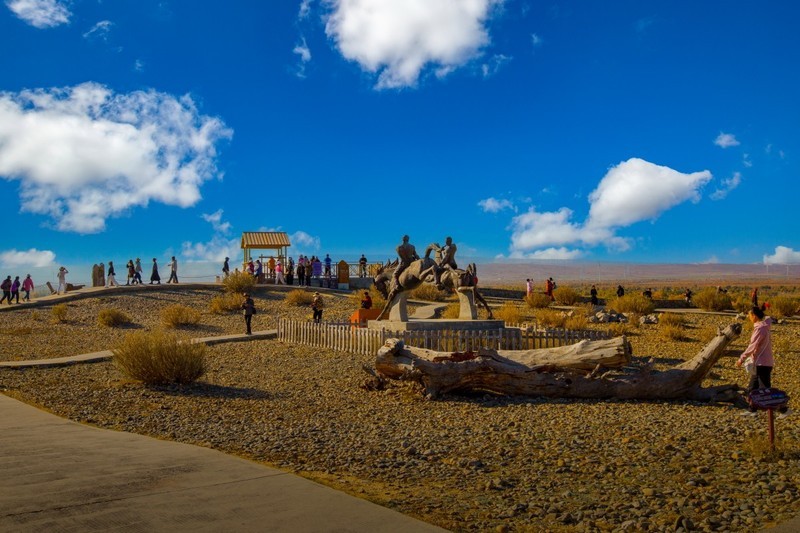 新疆五彩滩风景 3