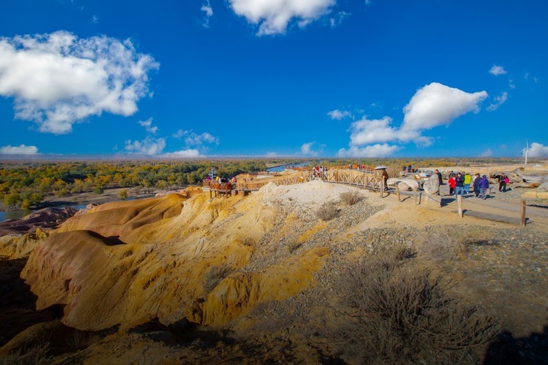新疆五彩滩风景 3