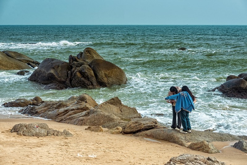 吴川鼎龙湾 · 礁石海滩