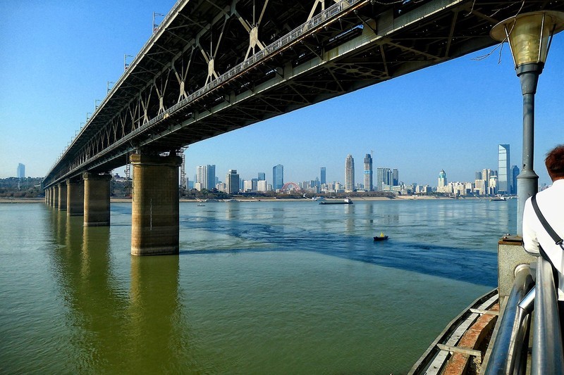 万里长江第一桥