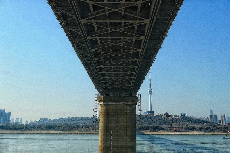 万里长江第一桥