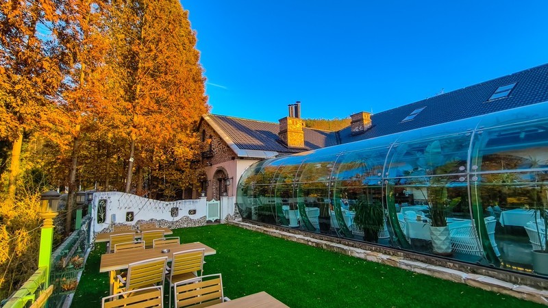 迎 宾 路 边 小 景 （ 三 ）