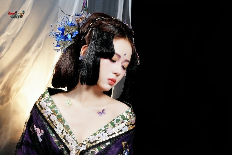 【浅执杯盏渡清愁】---小蕾