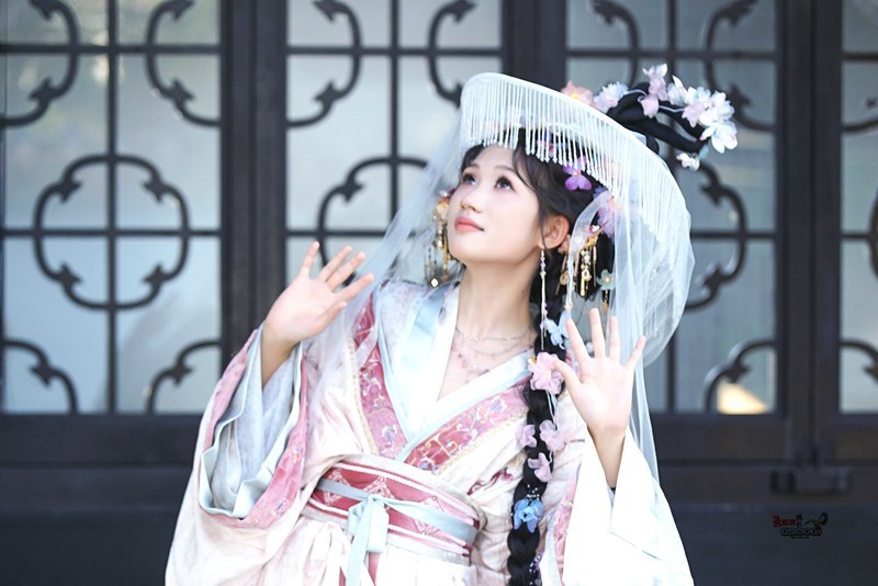 【花笠凝思】---草莓