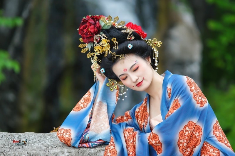 【蓝罗朱华·唐韵仙姿】---沛阳