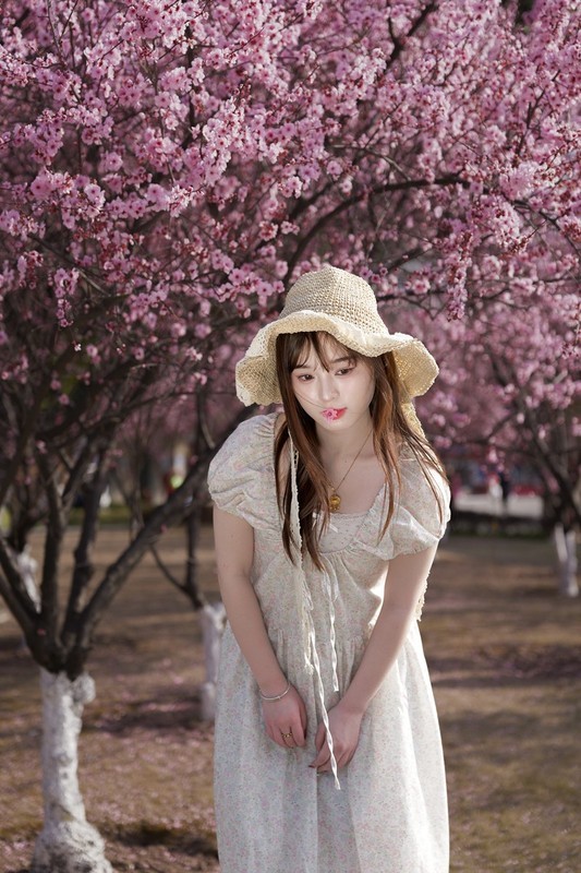 春来花开人更艳