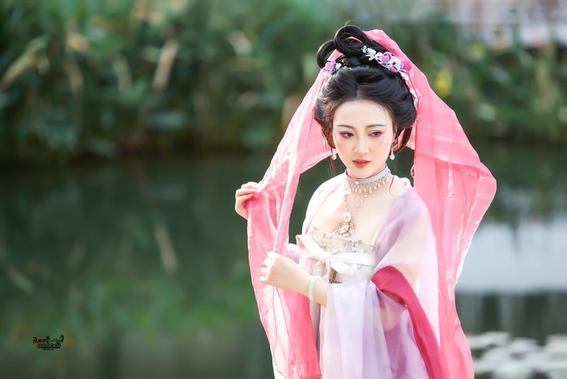 【月移花影】---芸妮