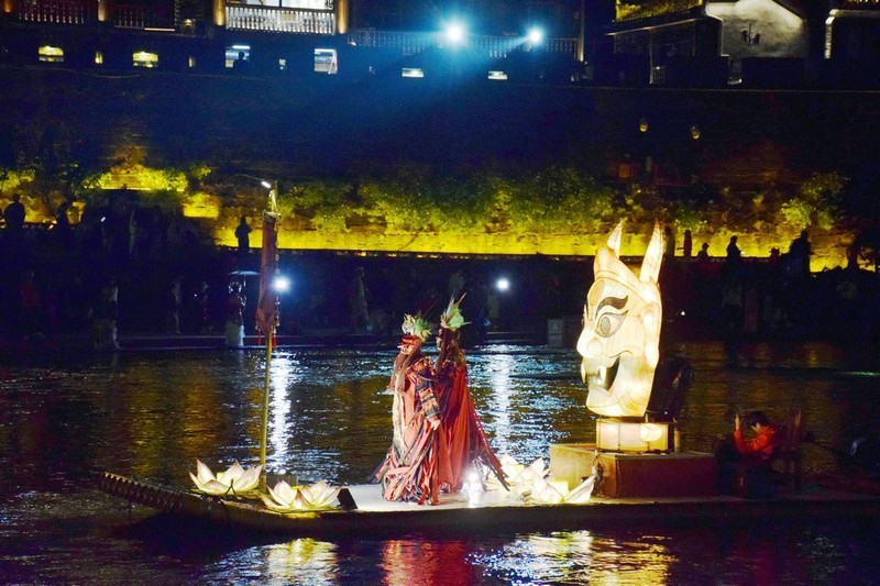 2026夏天游（89）跳岩之上   波光粼粼