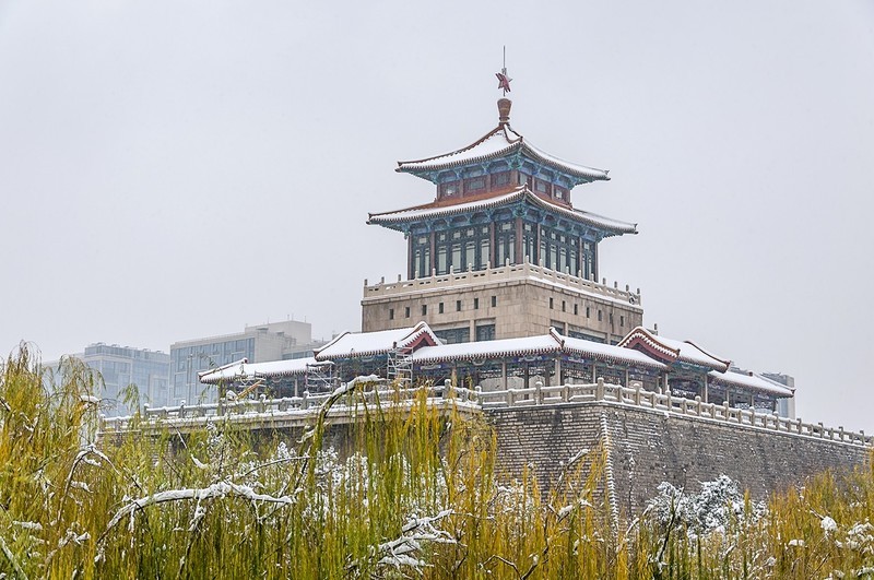 济南解放阁雪景