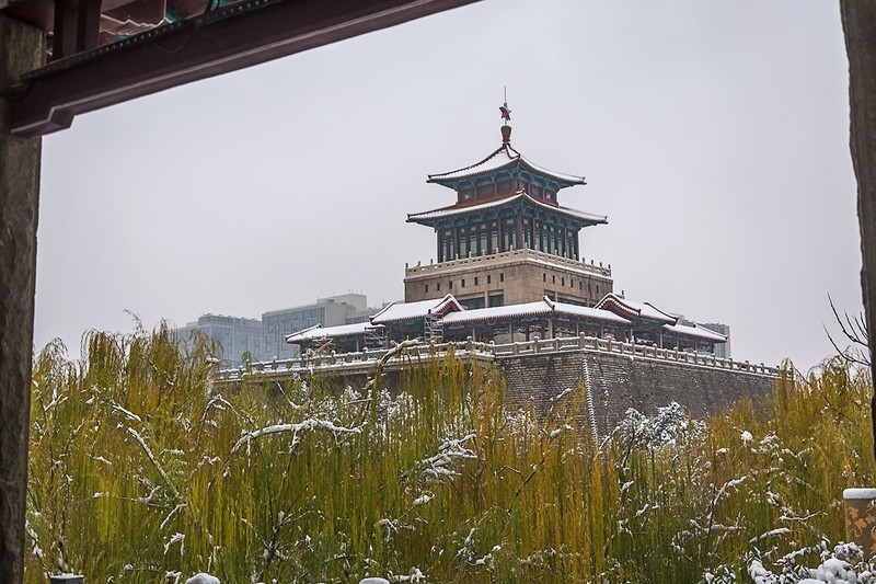 济南解放阁雪景