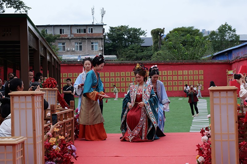 《古婚表演》02