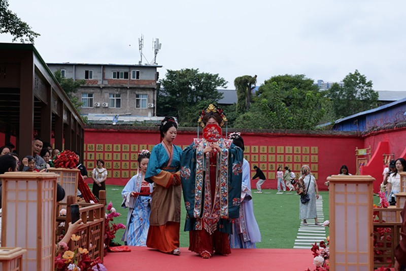 《古婚表演》02