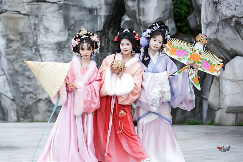 【冬日古风四大少女】---小柒、小恋、栗糕、小宇