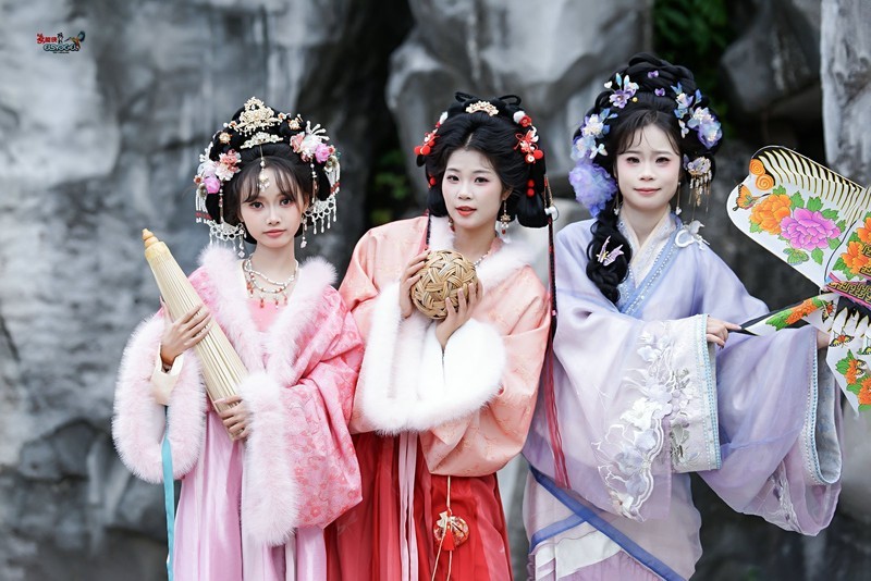 【冬日古风四大少女】---小柒、小恋、栗糕、小宇